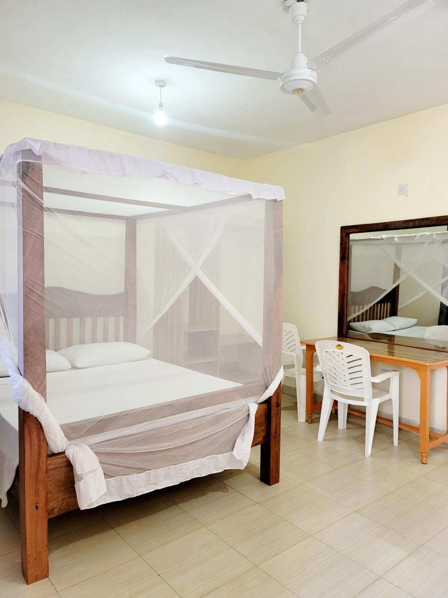 Casuarina Lounge Otel Malindi Dış mekan fotoğraf